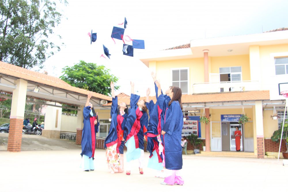 Tổ chức thành công Lễ Tổng kết, tốt nghiệp năm học 2015 – 2016 và Khai giảng năm học 2016 – 2017.